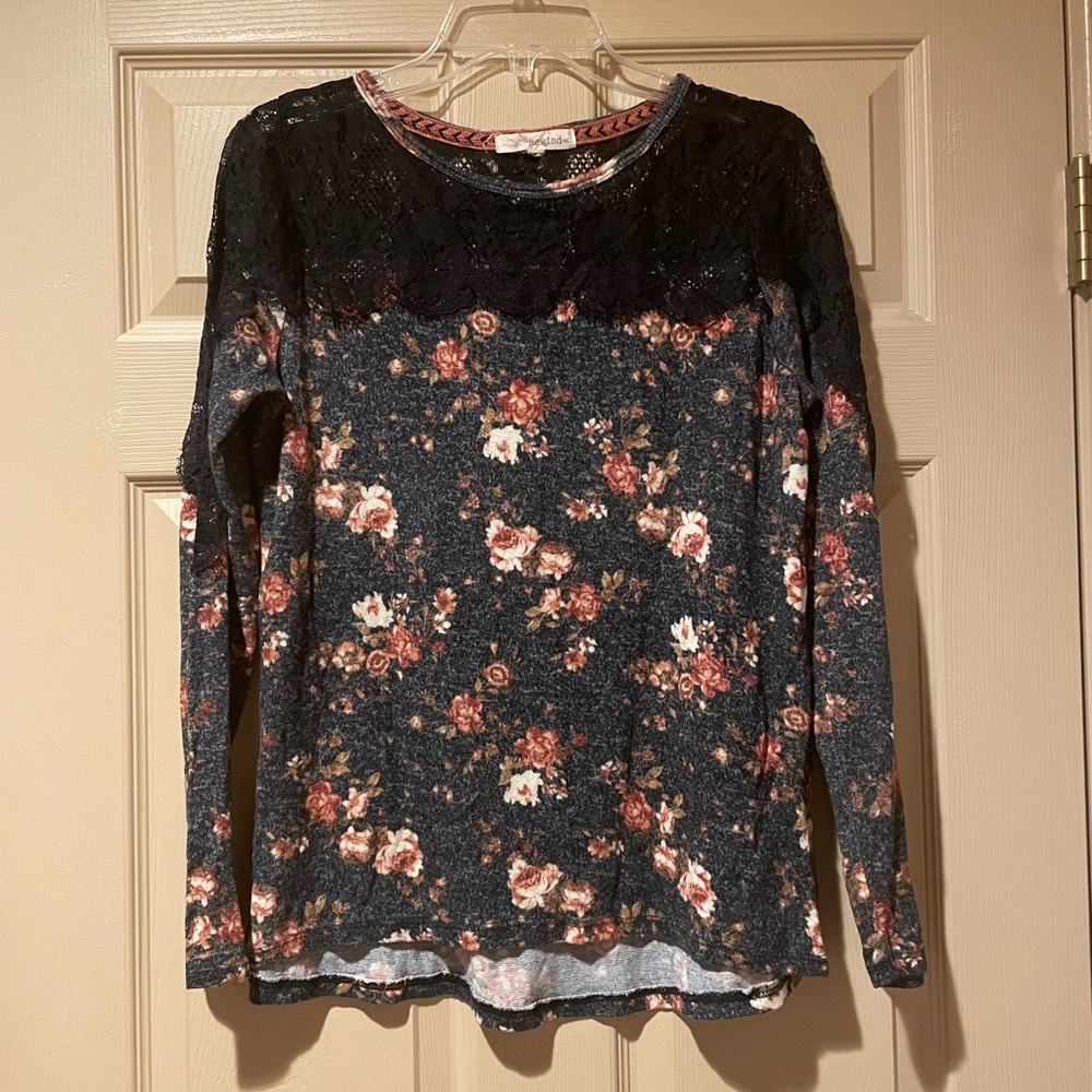 Rewind Floral Black Lace Long Sleeve Top, Black‎ and Rose, Hi-Low, Size Large